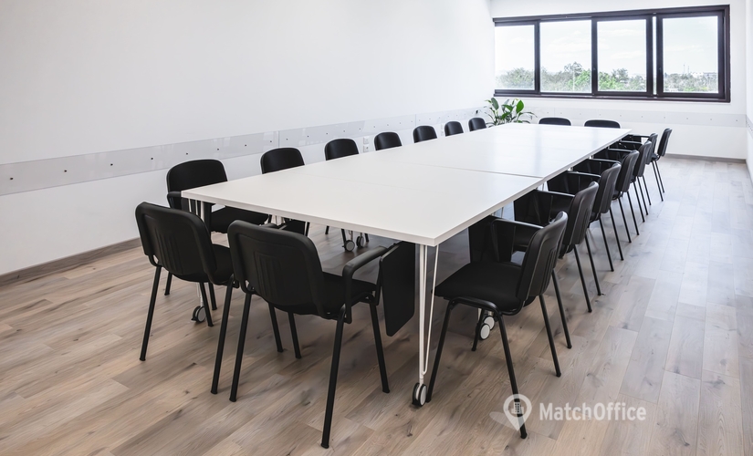 50 m² Conference room in Pescara, Via Vella 24 (66100) - 1 | MatchOffice