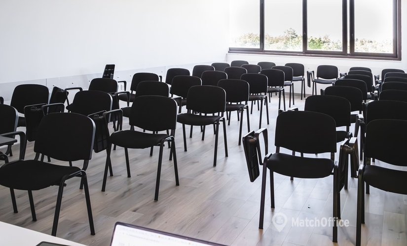 50 m² Conference room in Pescara, Via Vella 24 (66100) - 1 | MatchOffice.com