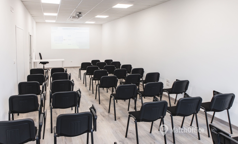 90 m² Shared workspace  in Pescara, Via Vella 24 (66100) - 4 | MatchOffice