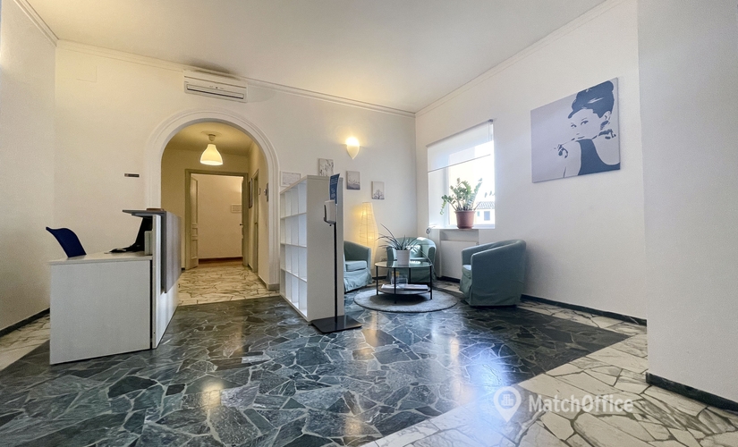 25 m² Shared workspace in Florence, Viale Belfiore 10 (50144) - 2 | MatchOffice