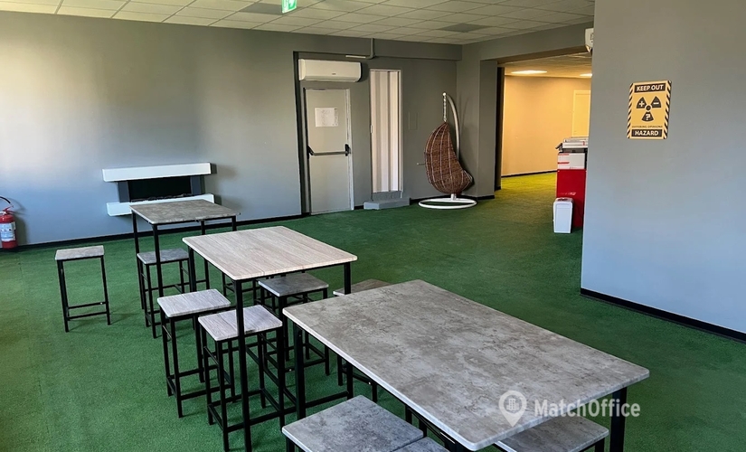 10 m² Shared workspace  in Milan, Via Giuseppe Piermarini 26 (21100) - 2 | MatchOffice.com