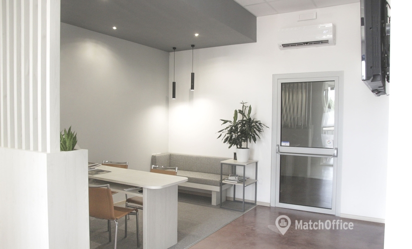 Esplora spazio coworking flessibile a Pescara di 40 m², Via Pietro Nenni 298 - 2 | MatchOffice.it