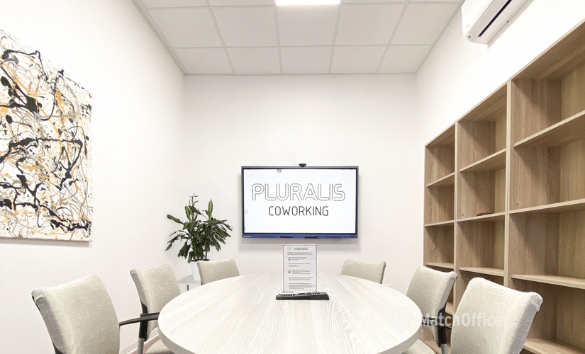 Prenota una sala riunioni affidabile a Pescara di , Via Pietro Nenni 296 - 0 | MatchOffice.it