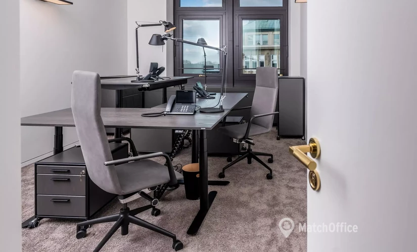 Trova ufficio coworking comodo a Milano di 1900 m², Via Broletto 4 - 1 | MatchOffice.it