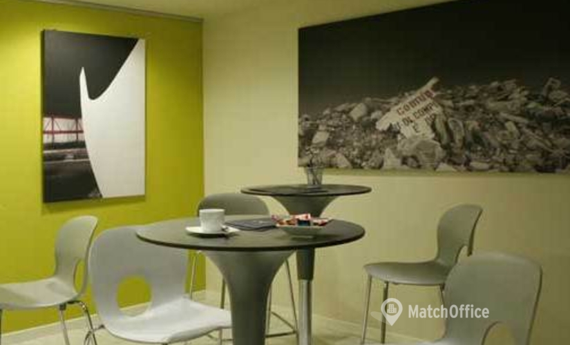 30 m² Business space in Prato, Via Traversa Pistoiese 83 (59100) - 1 | MatchOffice.com