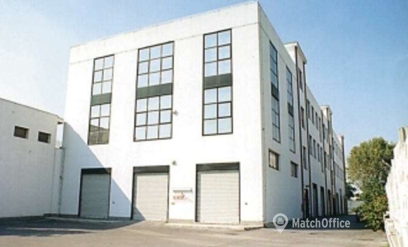 200 m² Business park place available to rent in Naples, Via Nazionale delle Puglie 7 (80013) - 1 | MatchOffice.com