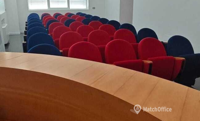 Spazi per uffici comodi disponibili per l'affitto a Osimo di 40 m², Via Achille Grandi 8 - 4 | MatchOffice