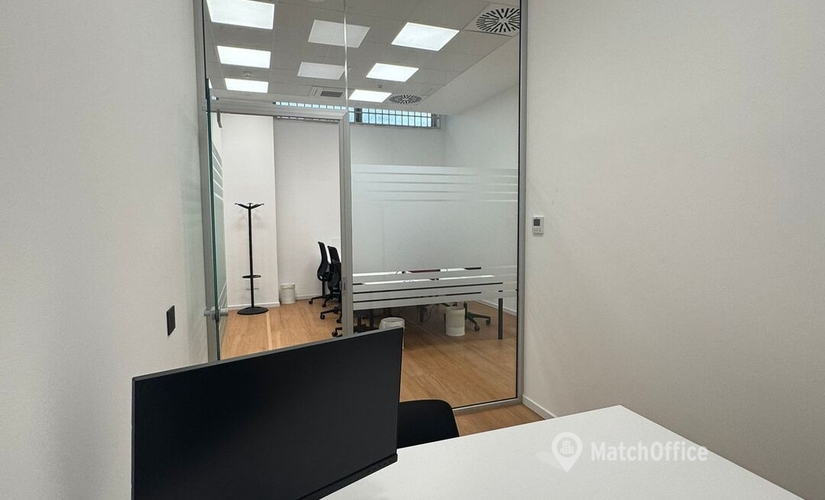 Spazi per uffici poco costosi da affittare a Napoli di 35 m², Via Circumvallazione Esterna 2 - 4 | MatchOffice