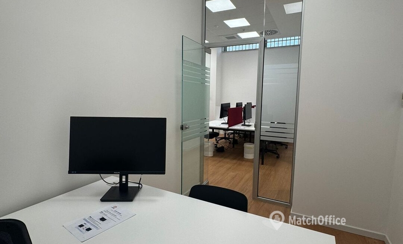 Spazi per uffici comodi disponibili per l'affitto a Napoli di 35 m², Via Circumvallazione Esterna 2 - 3 | MatchOffice.it