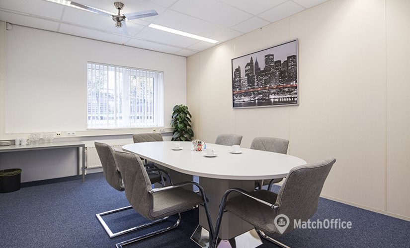 100 m² Business center building up for rent in Etten-Leur, Bredaseweg 185 (4872 LA) - 1 | MatchOffice.com
