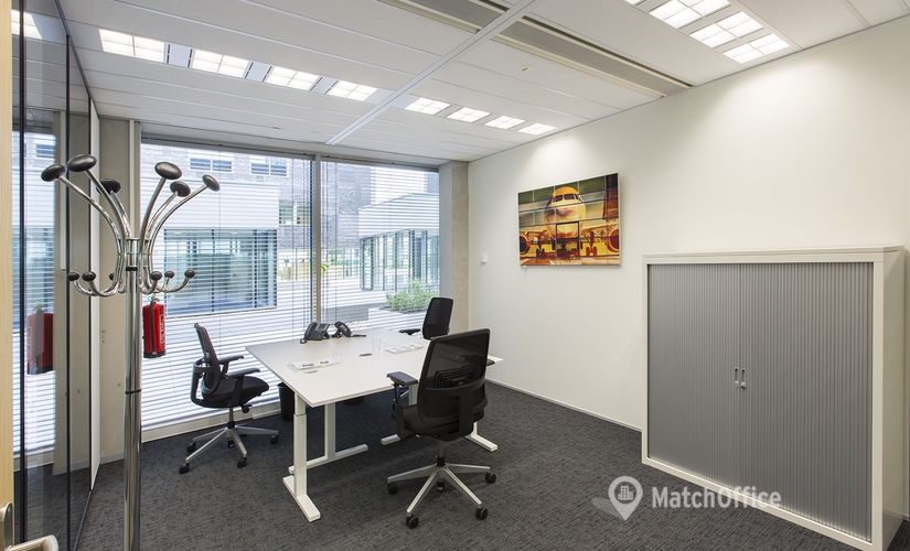 70 m² Shared workspace  in Rotterdam, Rotterdam Airportplein 22 (3045 AH) - 1 | MatchOffice