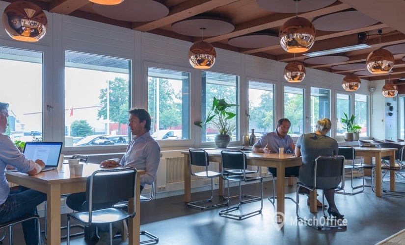 Explore suitable a 50 m² Shared workspace in Utrecht, Atoomweg 50 (3542 AB) - 1 | MatchOffice