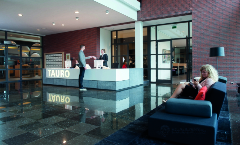 100 m² Coworking space  in West Gateway, Teleport Boulevard 110 (1043 EJ) - 2 | MatchOffice.com