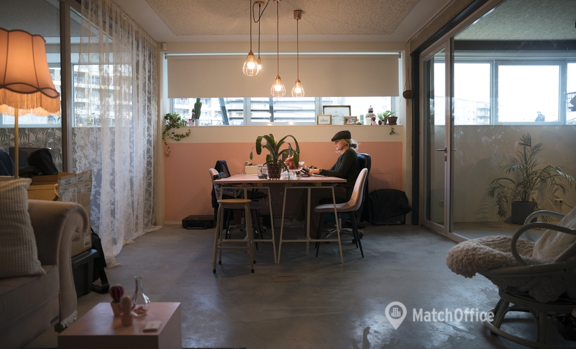 Explore comfortable a 56 m² Coworking space  in Amsterdam, Bos en Lommerplantsoen 1 - 3  (1055 AA) - 1 | MatchOffice