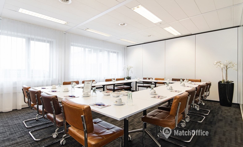 200 m² Conference center in Bodegraven-Reeuwijk, Tolnasingel 1 (2411 PV) - 0 | MatchOffice.com