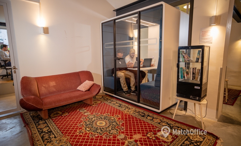 Virtual office space in Amsterdam New West, Bos en Lommerplantsoen 1 (1055 AA) - 2 | MatchOffice