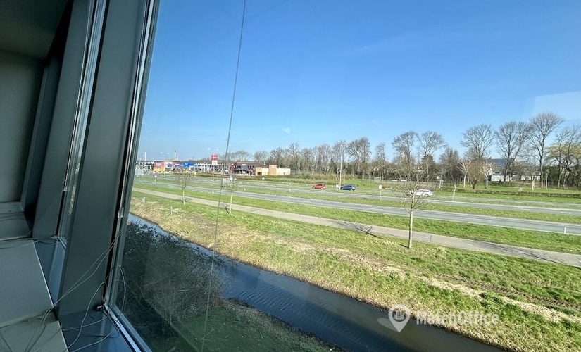 30 m² Business space in Spijkenisse, Curieweg 9 (3208 KJ) - 3 | MatchOffice.com