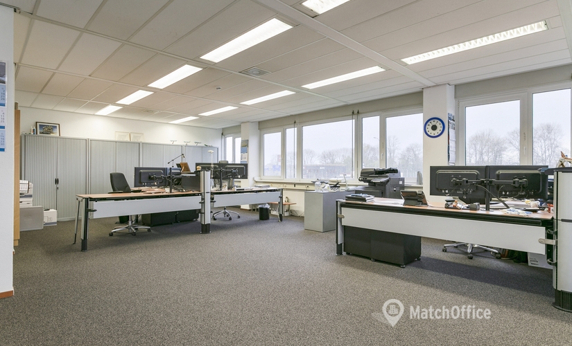 200 m² Serviced office in Spijkenisse, Curieweg 7 (3208 KJ) - 2 | MatchOffice