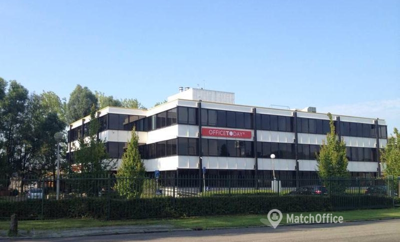 250 m² Commercial office up for rent in Bodegraven-Reeuwijk, Tolnasingel 6 -16, 2407 PV - 0 | MatchOffice.com