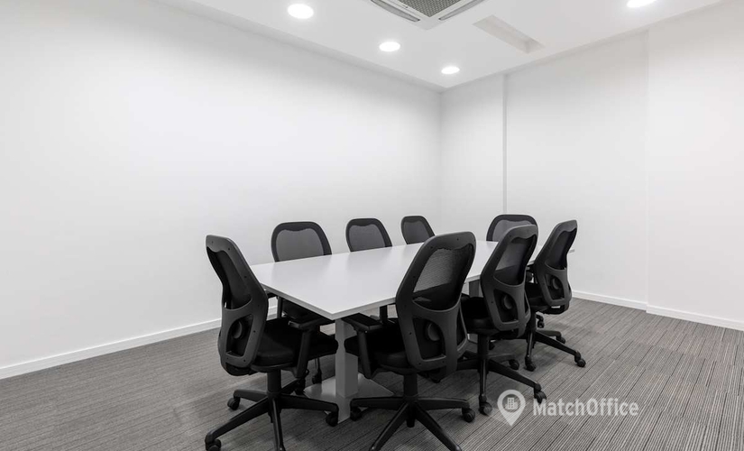 10 m² Business space in Muscat, Bait Mahmiyat Al Qurum Building (130) - 1 | MatchOffice