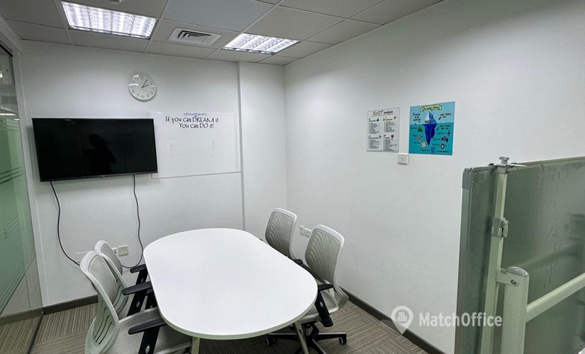 18 m² Business space in Al Khuwair, Dauhat Al Adab St (136) - 1 | MatchOffice