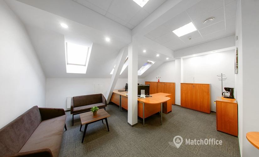 Join suitable a 35 m² Shared office  in Warszawa Śródmieście, ul. Wierzbowa 9/11 (00-094) - 2 | MatchOffice.com