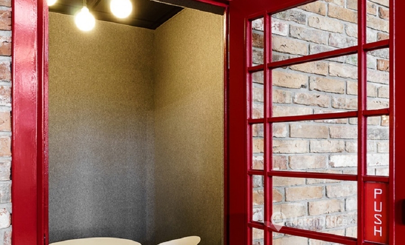 40 m² Coworking space  in Warsaw, Aleje Jerozolimskie (00-001) - 1 | MatchOffice.com