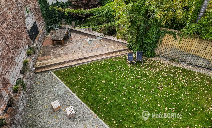 Office Krakusa 11 30-535 Krakow