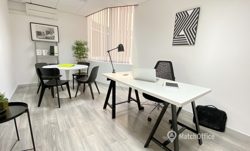 65 m² Business space in Lisbon, Av. Eng. Arantes e Oliveira (1900-221) - 1 | MatchOffice