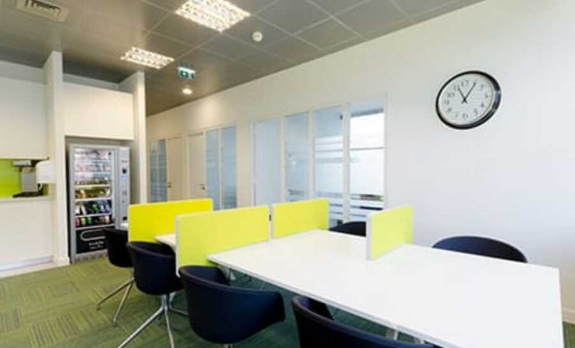 100 m² Shared workspace in Porto, Rua Daciano Baptista Marques (4400-617) - 2 | MatchOffice.com