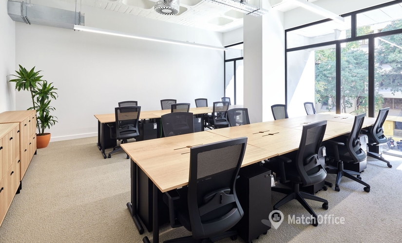 200 m² Shared office in Lisbon, 50 R. Alexandre Herculano (1250-096) - 1 | MatchOffice.com