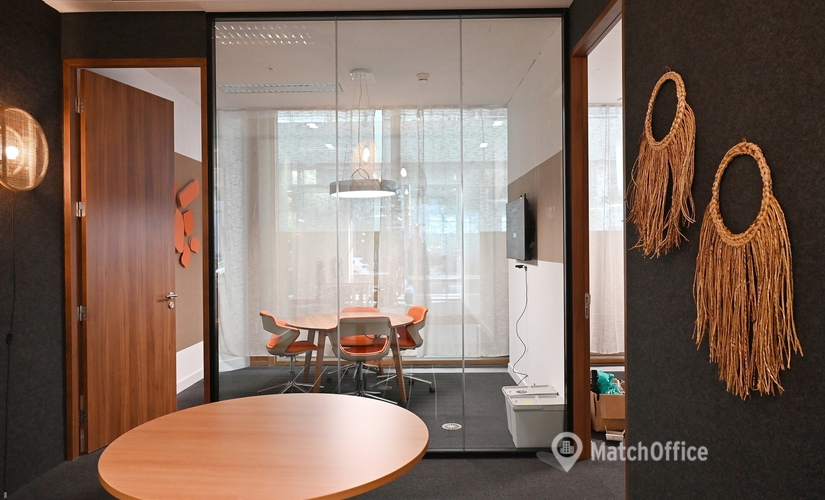 Office Av. Dom João II 1990-096 Lisbon