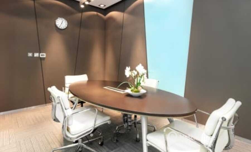 100 m² Business center building up for rent in Doha, 63 Airport Road (%[postal_code]) - 2 | MatchOffice