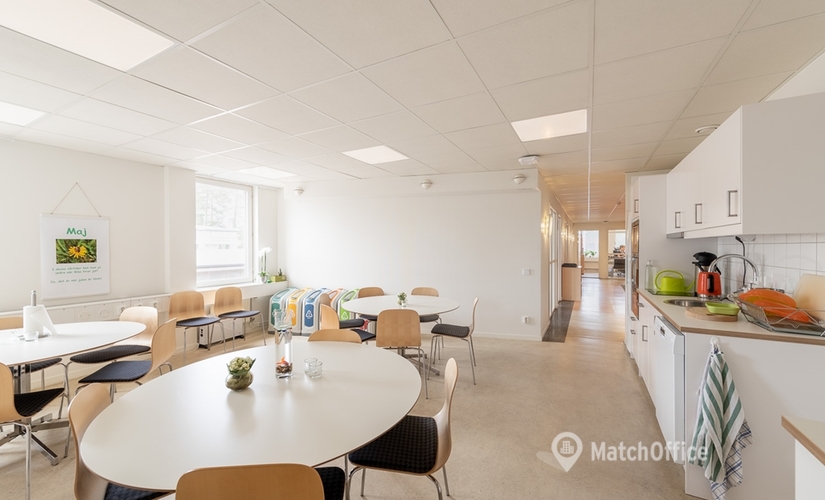 Affärscentrum(Yta:1556 m²) att hyra i Arlandastad, Maskingatan 3, 195 60 Sigtuna. Handikappanpassad | MatchOffice.se