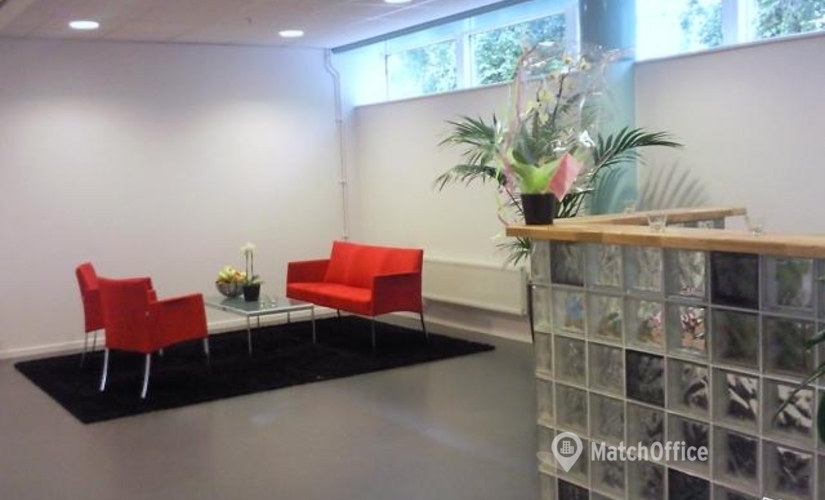 Choose a 36 m² Conference center in Kista, Isafjordsgatan 39B (164 40) - 2 | MatchOffice
