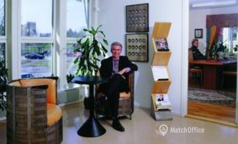 Flexibel arbetsplats(Yta:60 m²) för uthyrning i Gymnasievägen 22, 141 38 Farsta. Bra läge | MatchOffice.se