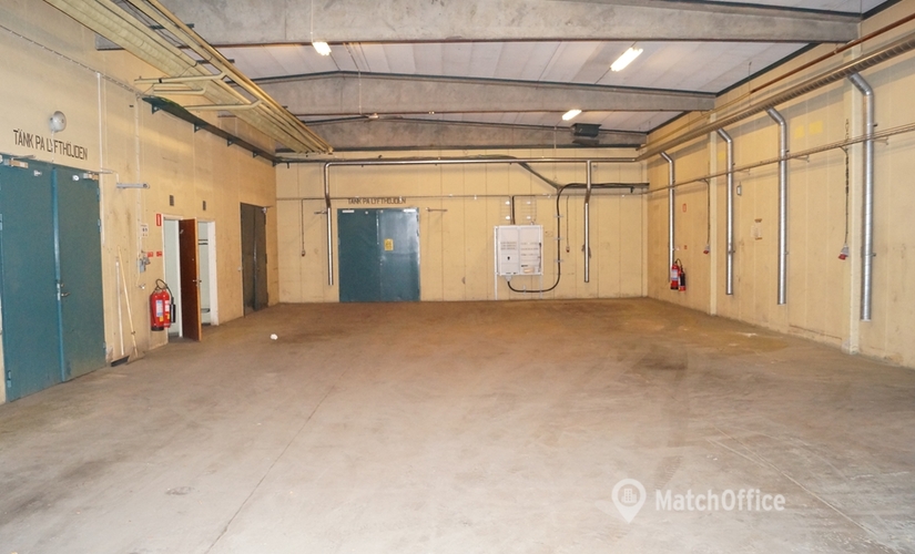1900 m² Lagerutrymme för uthyrning i Södertälje, Södertälje (151 66) - 3 | MatchOffice.se