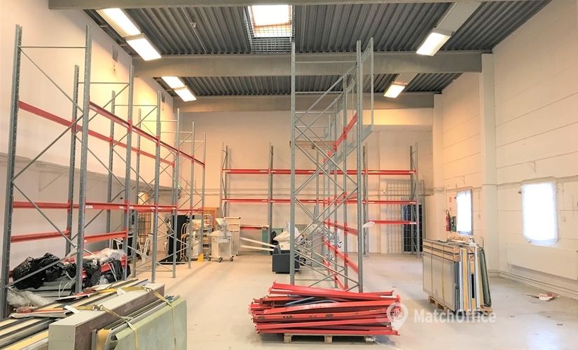 241 m² Lagerhall för uthyrning i Danderyd-Täby, Täby (183 79) - 2 | MatchOffice.se