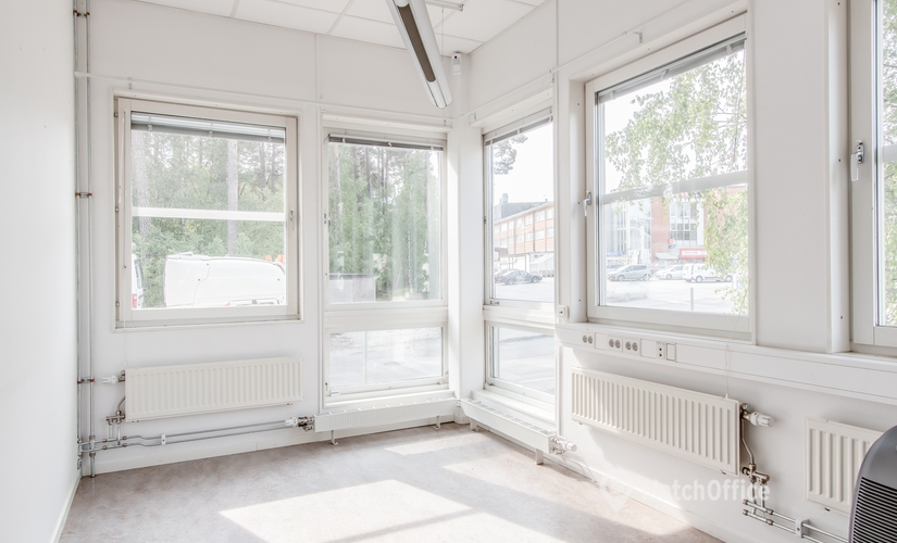 255 m² Verkstad uthyres i Södertälje, Södertälje (151 38) - 1 | MatchOffice