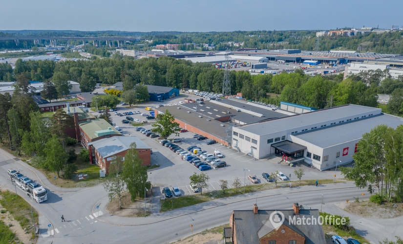 321 m² Verkstad för uthyrning i Södertälje, Södertälje (151 38) - 1 | MatchOffice
