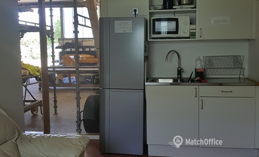 176 m² Warehouse storage for rent in Burlov, Arlöv (232 37) - 2 | MatchOffice.com