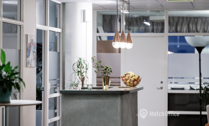 Flexibel arbetsplats(Yta:120 m²) för uthyrning i Arenavägen 41, 121 77 Johanneshov. Inga extra avgifter | MatchOffice.se