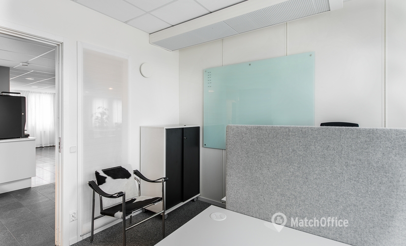 17 m² Business park building for rent in Alvsjo, Varuvägen 9 (125 20) - 1 | MatchOffice