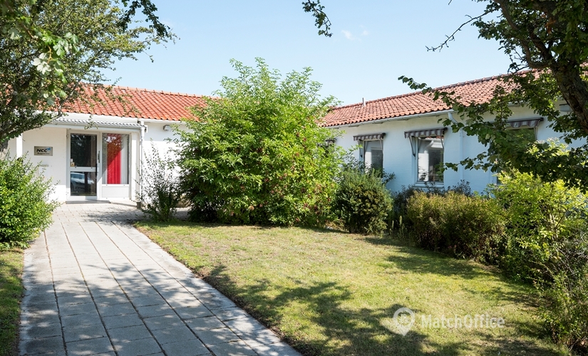 305 m² Business park building available to rent in Husie, Malmö (212 35) - 0 | MatchOffice.com