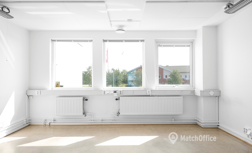 305 m² Business park building available to rent in Husie, Malmö (212 35) - 2 | MatchOffice.com