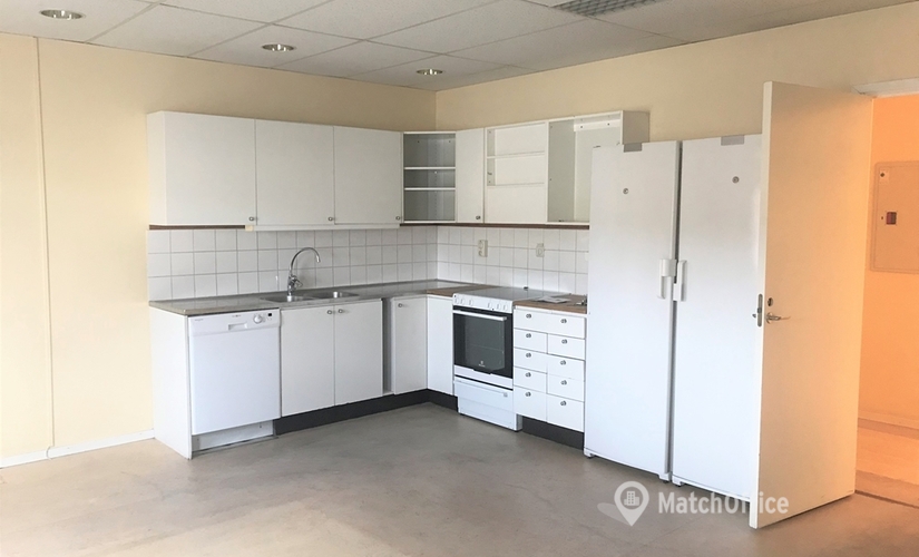 1167 m² Commercial warehouse up for rent in Stockholm Norrort, Kungsängen (196 37) - 1 | MatchOffice.com