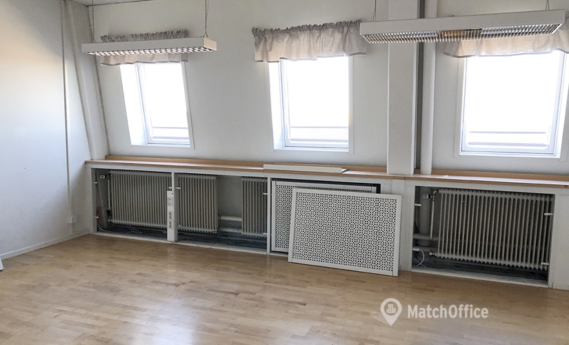 780 m² Warehouse storage up for rent in Nacka, Nacka (131 36) - 1 | MatchOffice.com