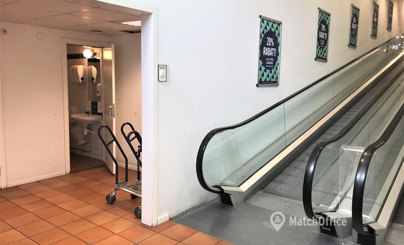 2502 m² Commercial office up for rent in Bromma, Bromma (168 67) can meet all your requirements  - 4 | MatchOffice.com