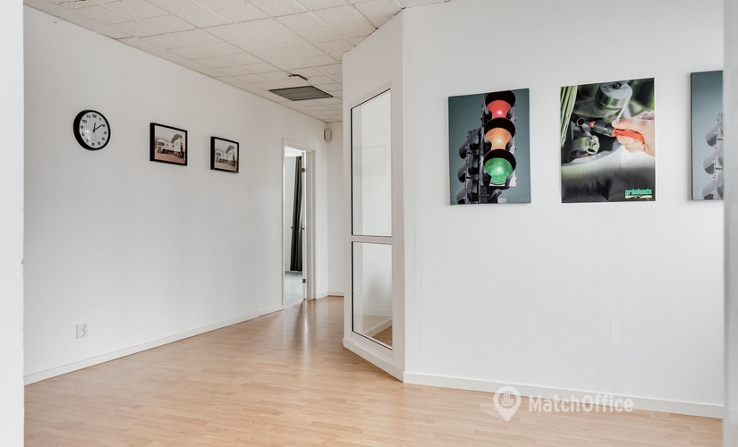370 m² Industrilokal att hyra i Örebro, Örebro (702 33) - 4 | MatchOffice.se