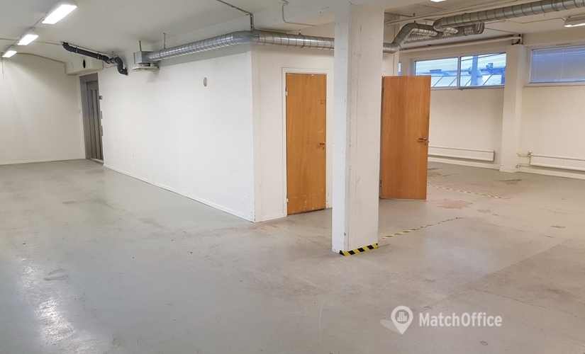 Lagerlokal(Yta:341 m²) för uthyrning i Sundbyberg, Ursviksvägen 127, 174 46 Solna. Bra läge | MatchOffice.se